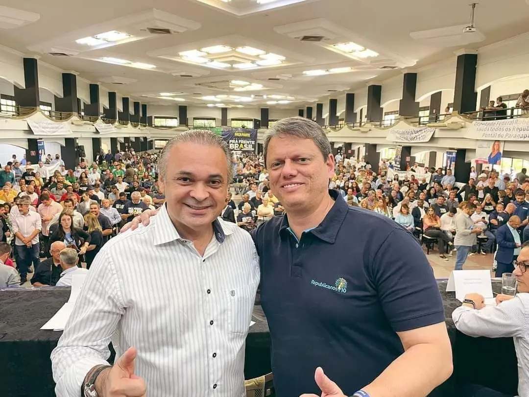 Roberto de Lucena em encontro com lideranças e a população
