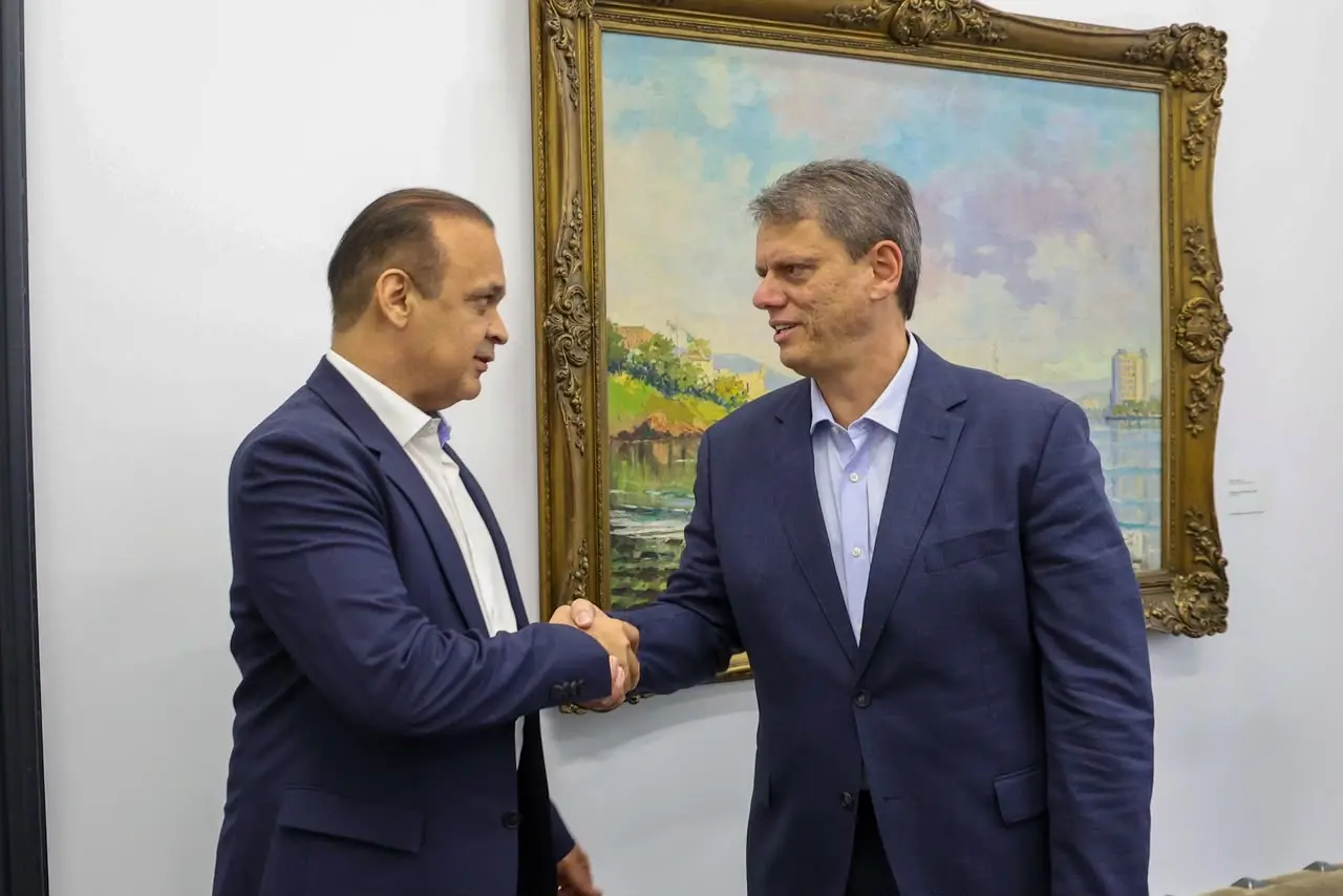 Roberto de Lucena em reunião com o governador Tarcísio